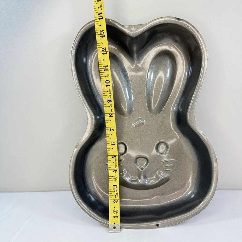 VTG 1998 Wilton Bunny Rabbit Cake Pan Easter Aluminum Mold #2105-1518 13.5